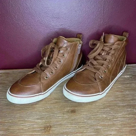 Cat & Jack Kid’s 4 Cognac Brown Florian Lace Up Side Zip Shoes - Picture 3 of 8